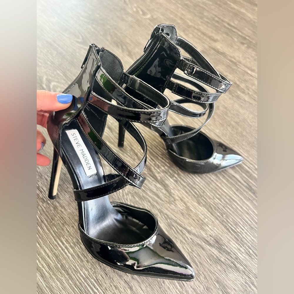 Never Worn, STEVE MADDEN HEELS - Black